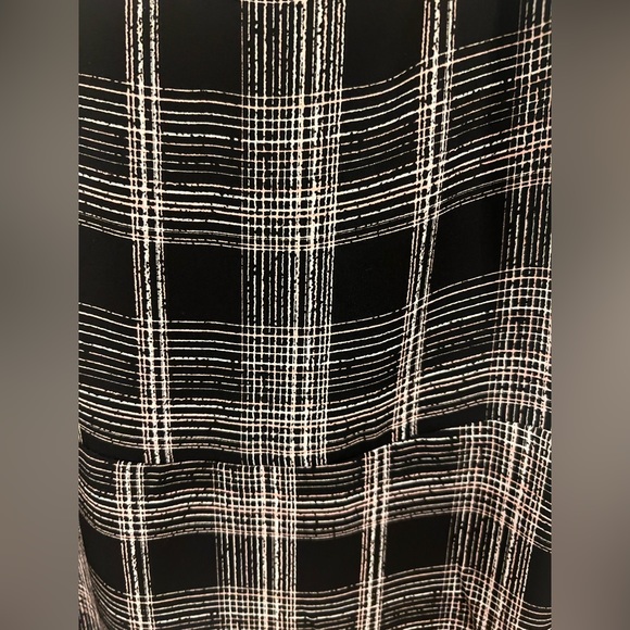 🌻WHBM Tank Top - Picture 6 of 8